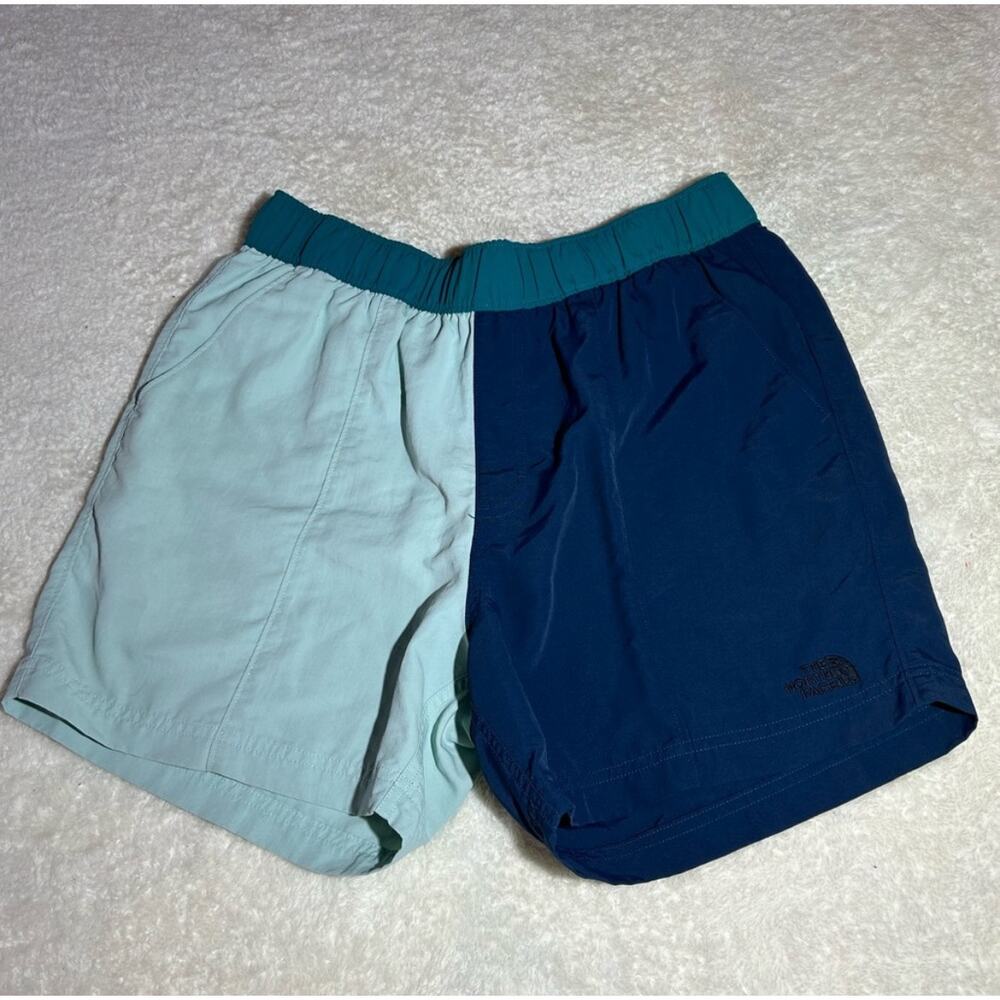 The North Face Double Colored Shorts Size M‎